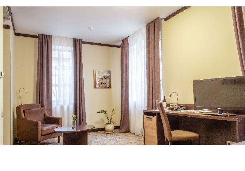 <p><a href="http://hotel.service-pc.org.ua/rooms/klasichniy.html" target="_blank">Класичний</a></p>
